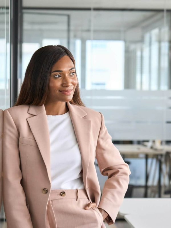 confident-young-business-woman-standing-in-office-looking-away-portrait-.jpg confident-young-business-woman-standing-in-office-looking-away-portrait-.jpg