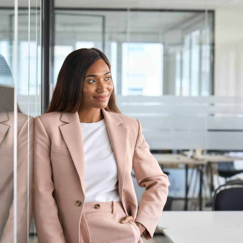confident-young-business-woman-standing-in-office-looking-away-portrait-.jpg confident-young-business-woman-standing-in-office-looking-away-portrait-.jpg